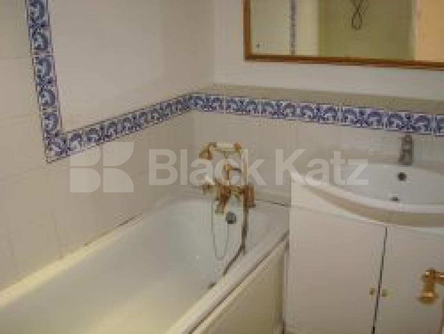 			New Instruction, 3 Bedroom, 1 bath, 1 reception Flat			 St Andrews Square, Labrooke Grove